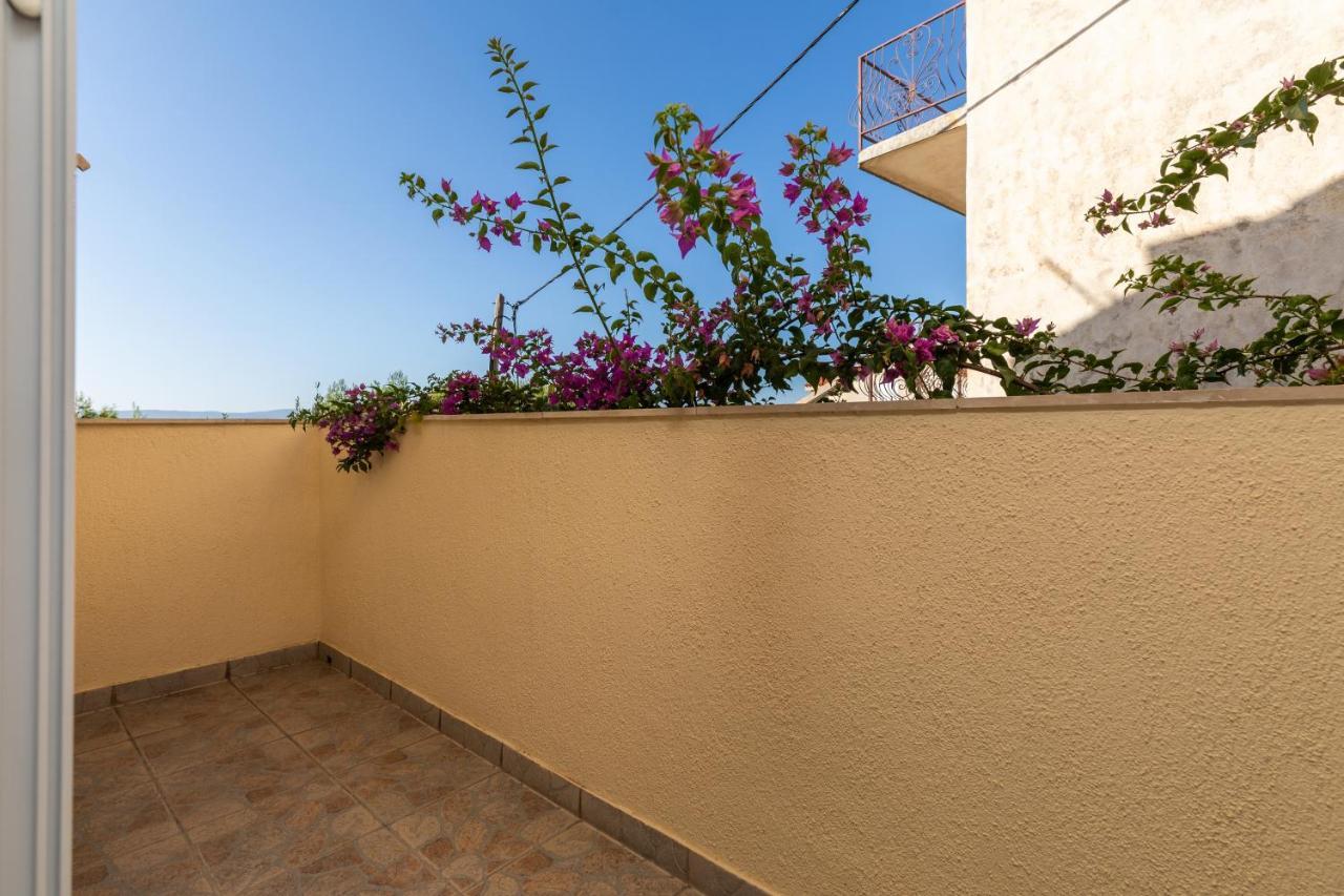Apartman With A Parking Space Marusici, Omis - 1131 *